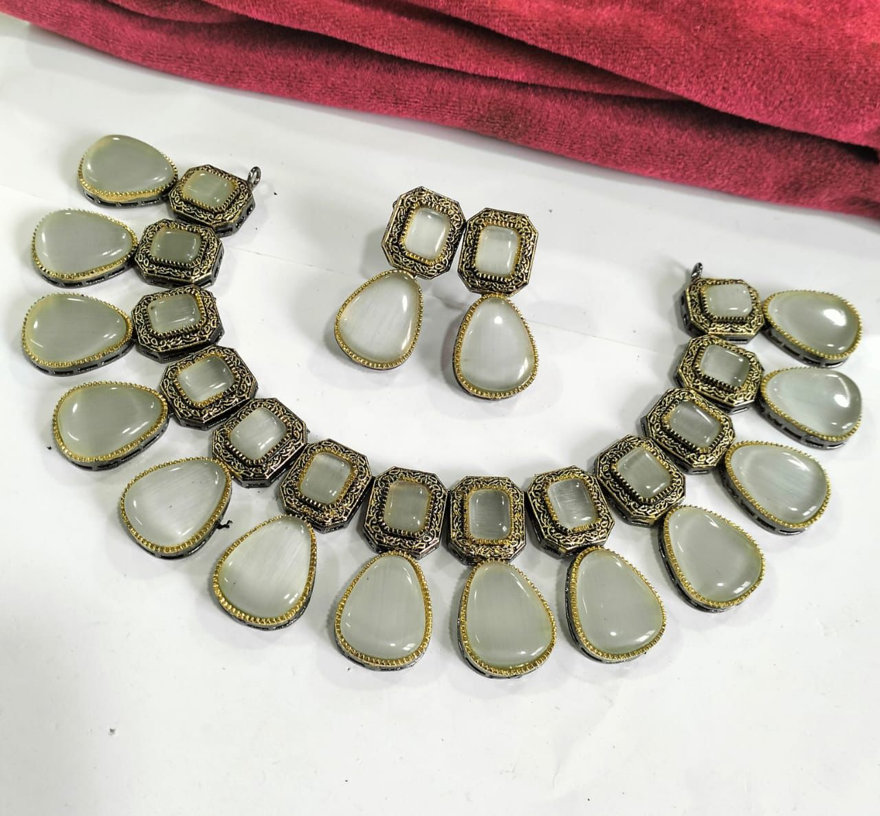 Milky Grey Geometric Stone Necklace Set